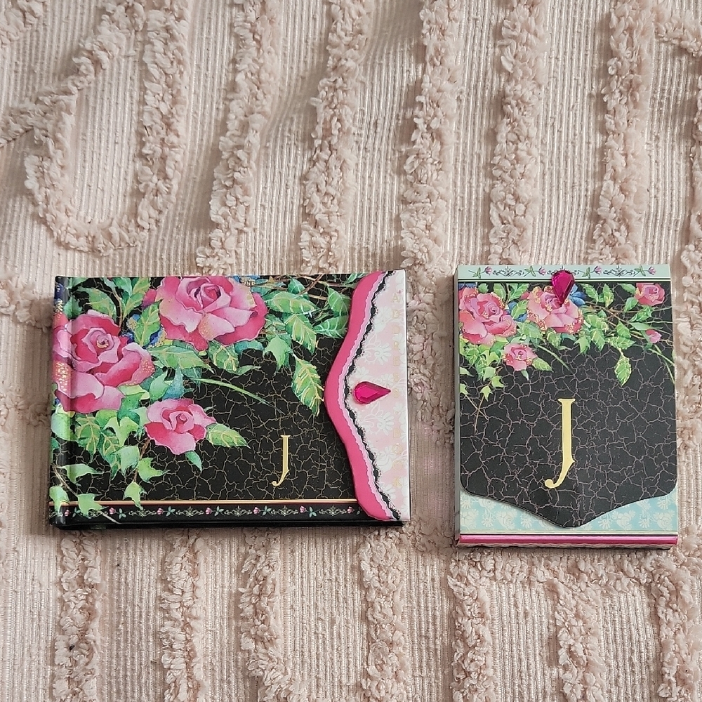 Floral‎ Black and Pink Accessory Set